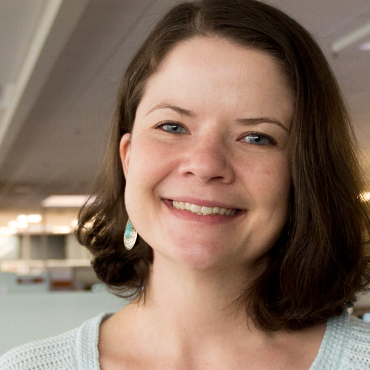 Jenn Hollmeyer Headshot